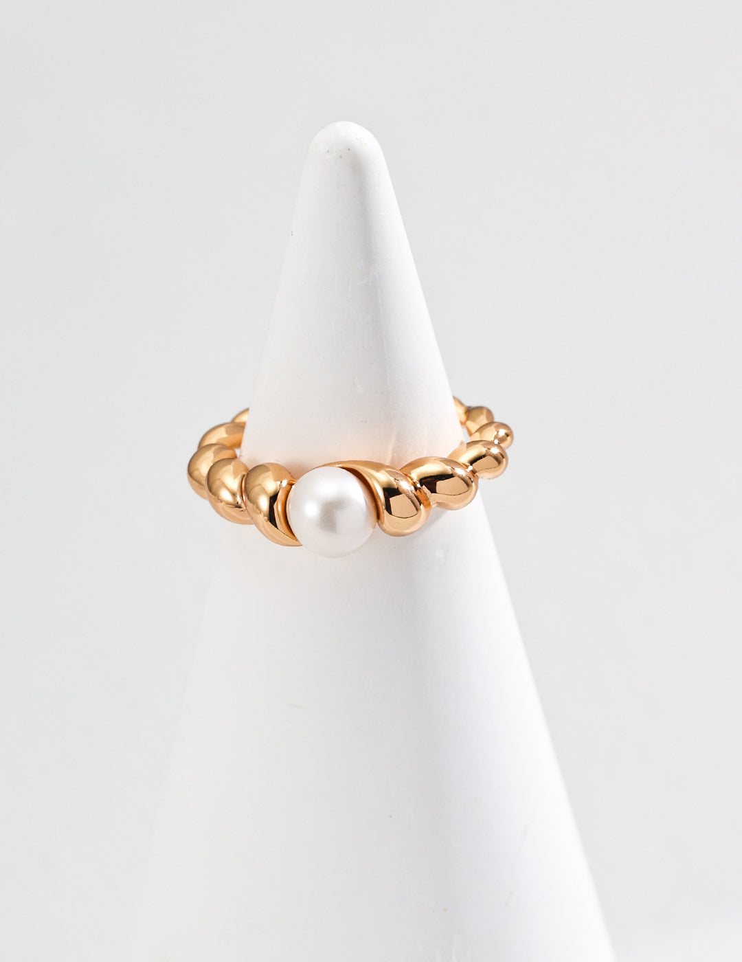 S925 Silver Simple Natural Pearl Ring A brilliant pearl is delicately inlaid between the twists and turns, like the brightest star in the night sky, sparkling with a mesmerizing light that is irresistible.