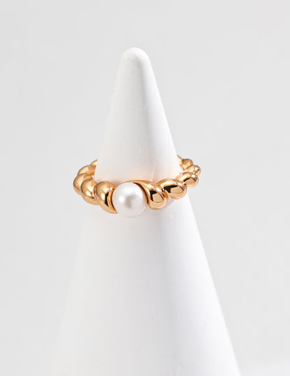 S925 Silver Simple Natural Pearl Ring A brilliant pearl is delicately inlaid between the twists and turns, like the brightest star in the night sky, sparkling with a mesmerizing light that is irresistible.