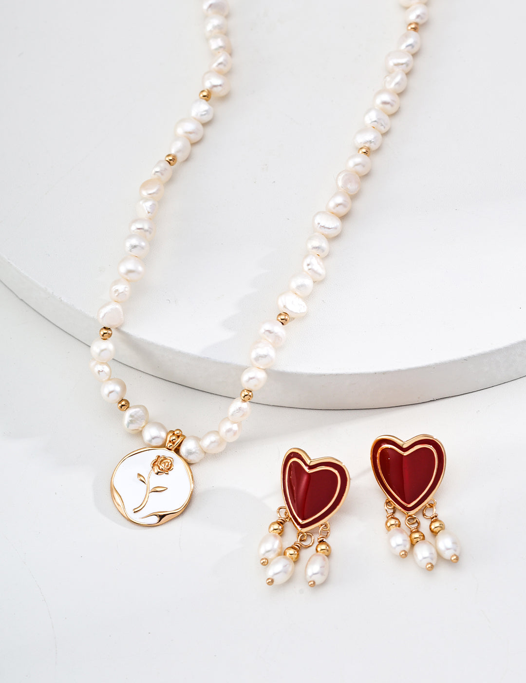 S925 Silver Fashion Red Drip Glaze Natural Pearl Heart Shaped Earrings