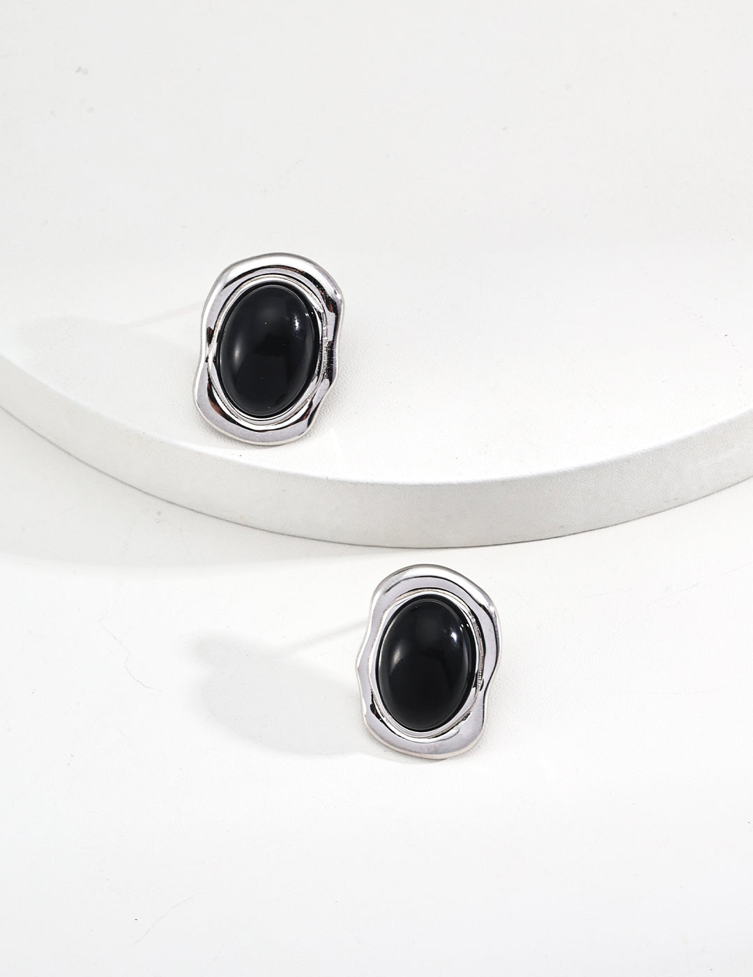 S925 Silver Simple Black Onyx/Mother Earrings