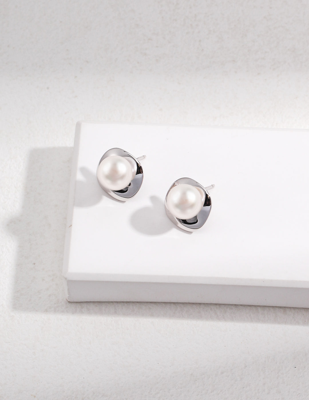 Sterling silver pearl earrings