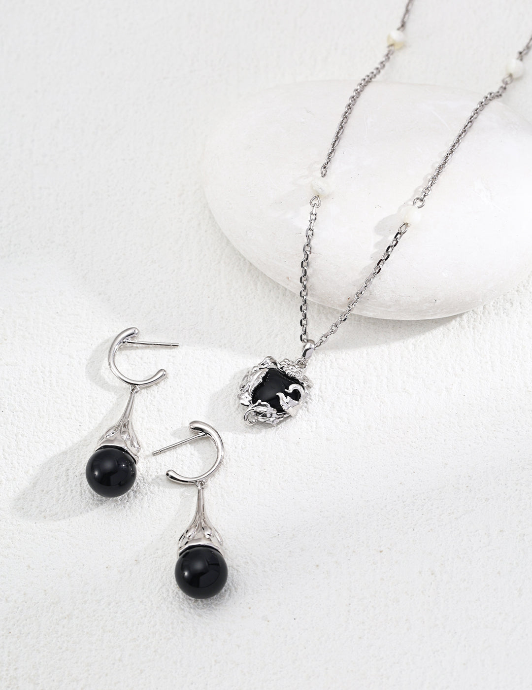 Sterling silver simple black onyx silver silk shell necklace