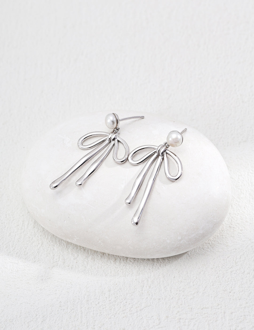 Sterling silver natural pearl earrings