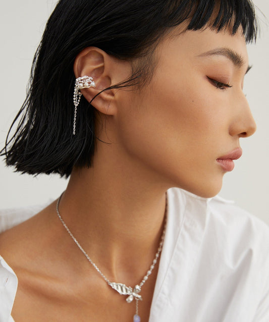 Sterling silver shell ear clip (single sale) Tassel ear clips, irregular surface design, concave and convex refraction dazzling brilliance, inlaid with natural pearls, to create a cold ins, personality and temperament.