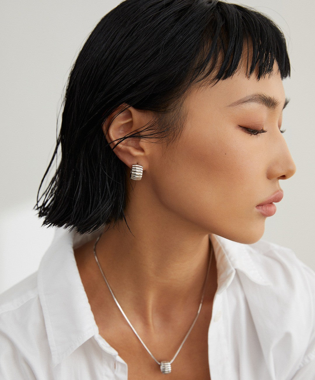 Gear series Sterling silver earrings And the ring necklace a series of uneven and convex textures are very chic.