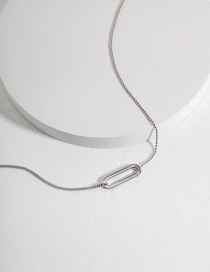 Sterling silver minimalist necklace Minimalist design, simple O-shaped elongation, more chic and high-end, with the blessing of fine craftsmanship, full of texture. The whole pendant plus the chain body is versatile and fashionable.