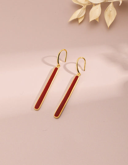 Chinese red drop glaze earrings High-class yet niche Clean lines but creative design It is full of texture when you wear it.