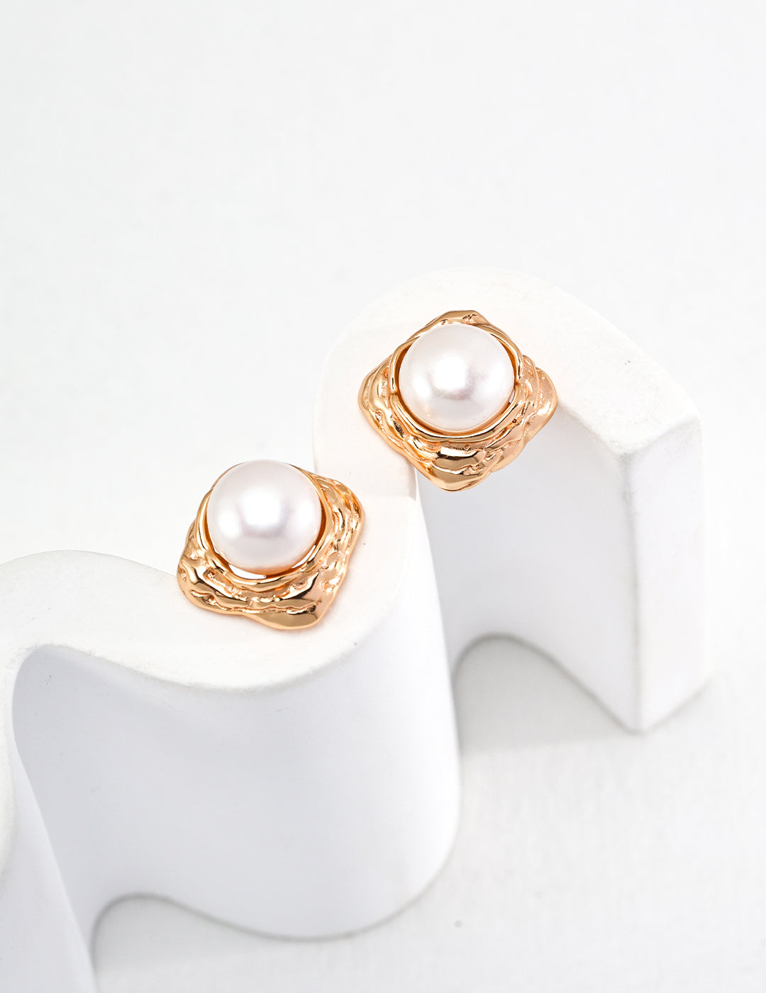 Sterling silver pearl stud earrings