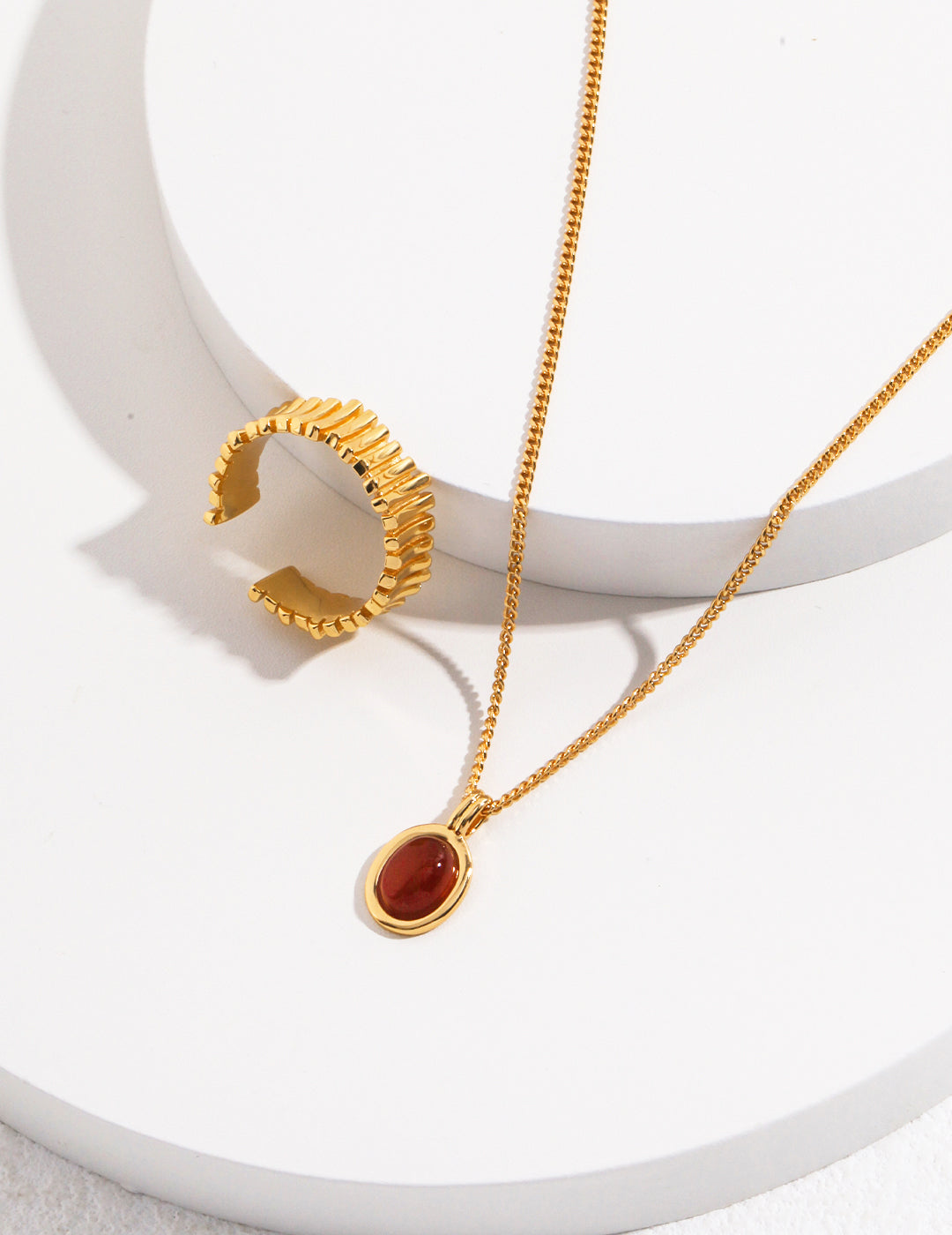 Sterling silver agate necklace The delicate inlay of the brilliant red agate, simplicity is the constant style of fashion