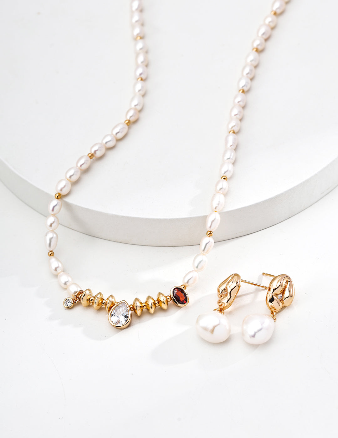 Sterling silver vintage natural pearl zircon necklace