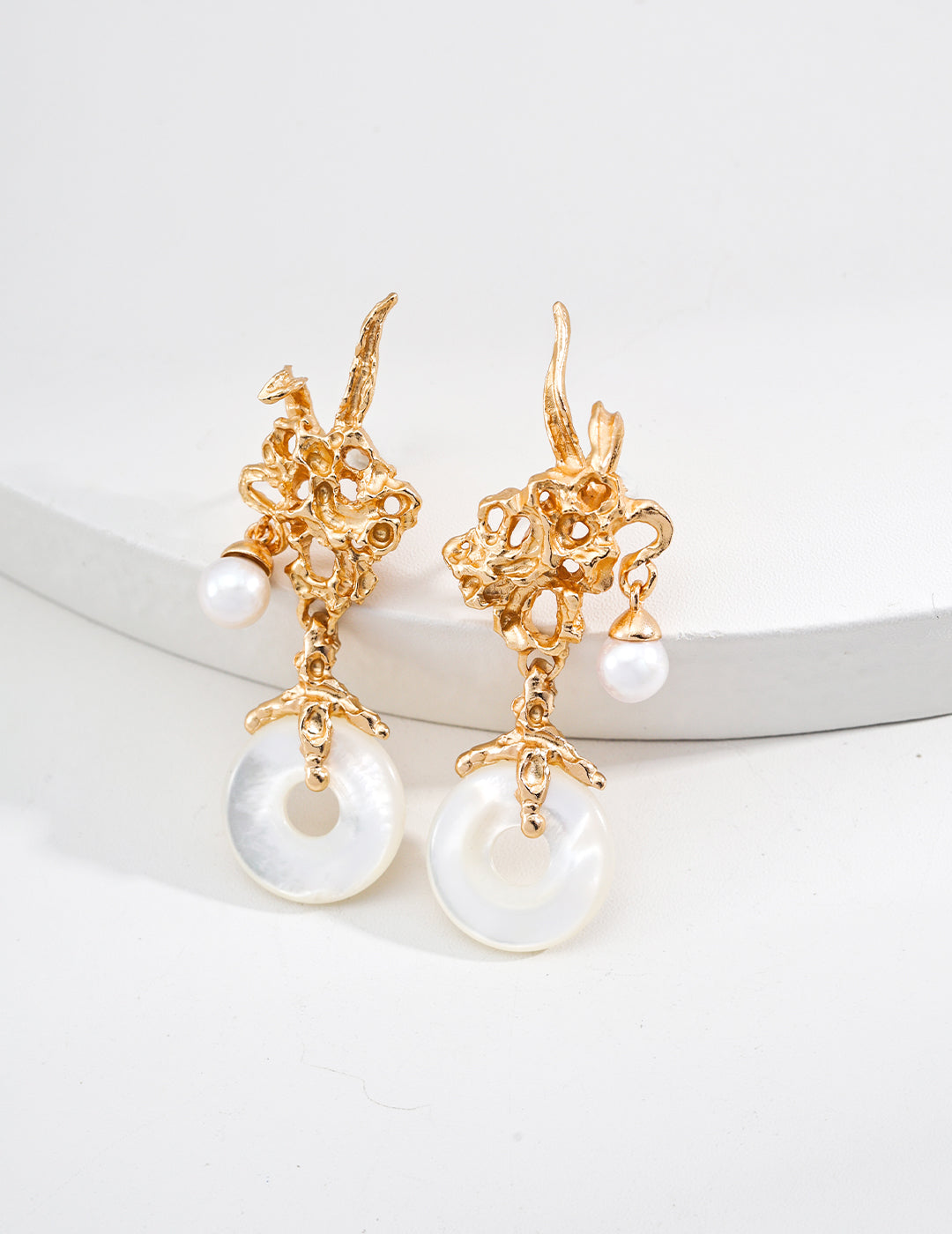 Sterling silver vintage design natural mother-of-pearl earrings