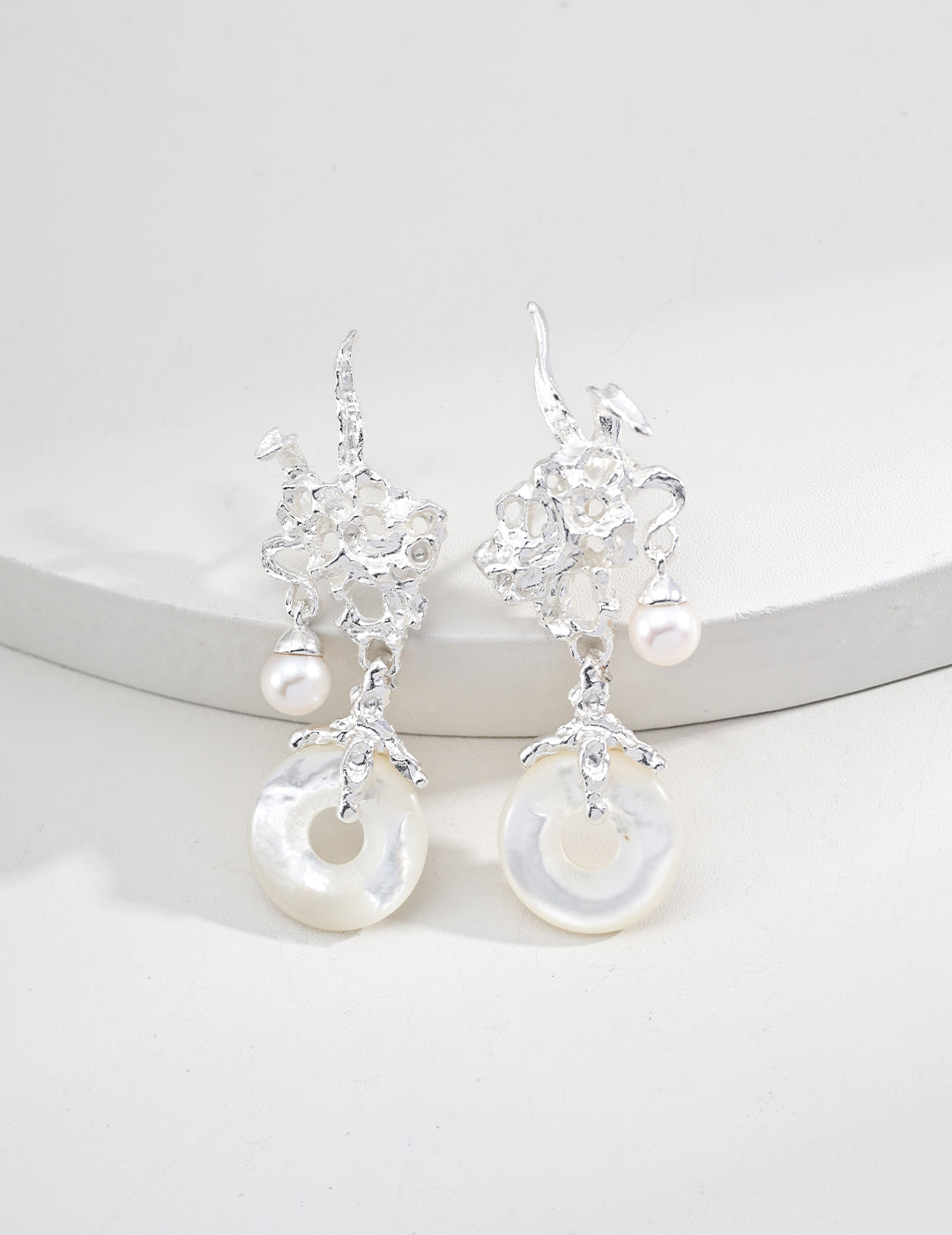 Sterling silver vintage design natural mother-of-pearl earrings