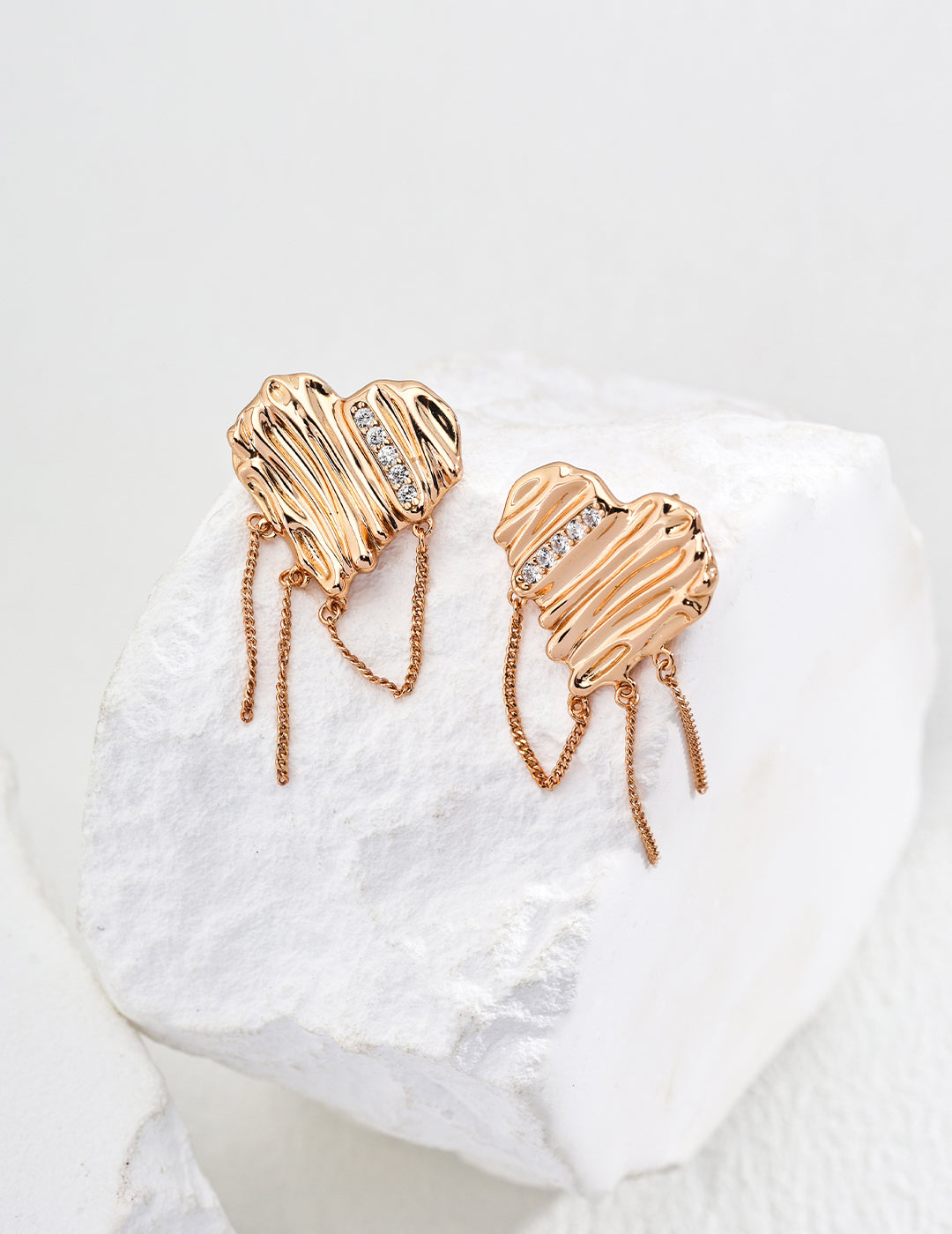 Sterling silver simple heart zircon earrings