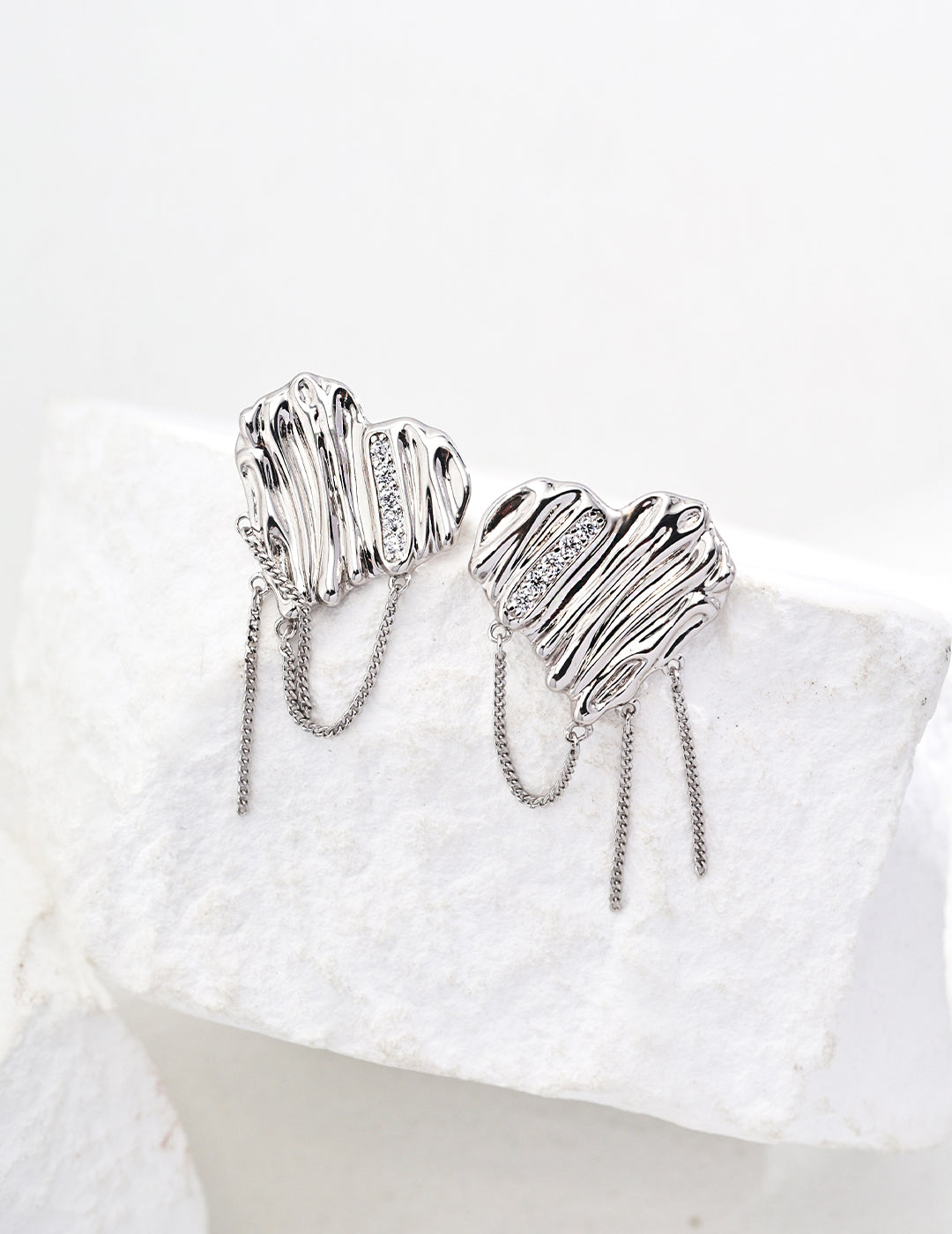 Sterling silver simple heart zircon earrings
