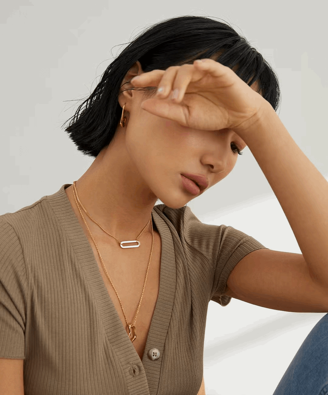 Sterling silver simple necklace, minimalist design, simple O-shaped elongation, more unique and advanced, with fine craftsmanship, full of texture. The overall pendant and the chain are versatile and fashionable.